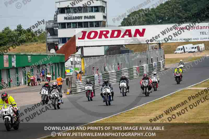 Vintage motorcycle club;eventdigitalimages;mallory park;mallory park trackday photographs;no limits trackdays;peter wileman photography;trackday digital images;trackday photos;vmcc festival 1000 bikes photographs